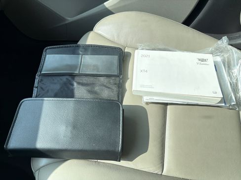 Used 2021 Cadillac XT4 Premium Luxury FWD image 31