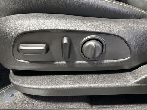 Used 2020 Chevrolet Equinox Premier AWD/4WD image 15