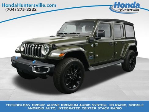 Used 2024 Jeep Wrangler Unlimited Sahara w/ Technology Group AWD/4WD image 3