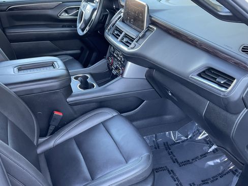 Used 2024 Chevrolet Suburban LT image 23