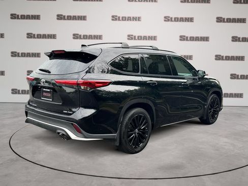 Used 2023 Toyota Highlander XSE AWD/4WD image 5