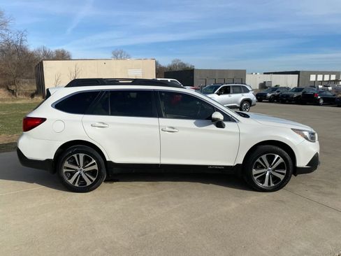 Used 2018 Subaru Outback 3.6R Limited image 7