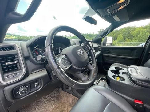 Used 2024 RAM 3500 Tradesman w/ Chrome Appearance Group AWD/4WD image 16