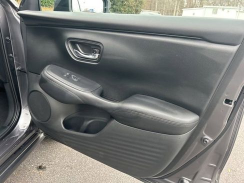 Used 2025 Honda HR-V LX image 34