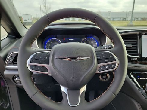New 2026 Chrysler Pacifica Pinnacle w/ Trailer Tow Group AWD/4WD image 26