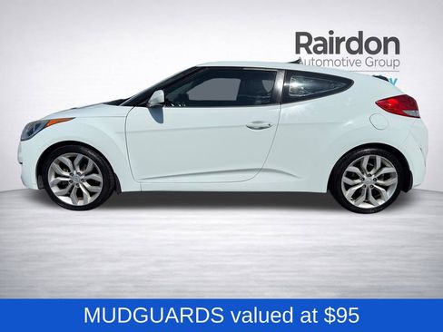 Used 2013 Hyundai Veloster w/ Style Pkg FWD image 4