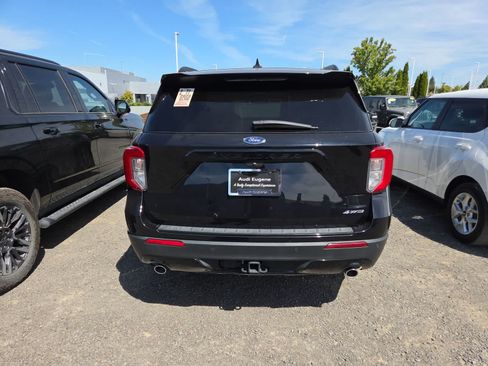 Used 2023 Ford Explorer ST-Line w/ Class IV Trailer Tow Package AWD/4WD image 4