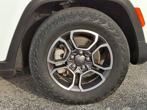 Used 2022 Jeep Grand Cherokee Trailhawk image 10