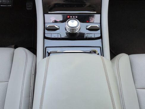 Used 2023 Jeep Grand Cherokee Overland w/ Luxury Tech Group IV AWD/4WD image 19