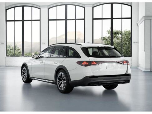 New 2026 Mercedes-Benz E 450 4MATIC All-Terrain Wagon image 27