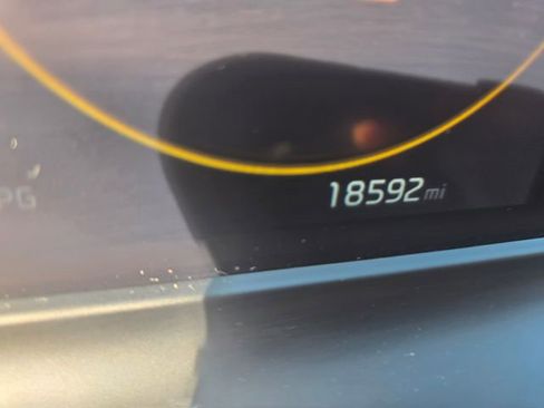 Used 2024 Kia Seltos EX image 2