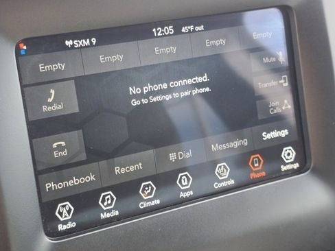 Used 2019 Jeep Cherokee Latitude Plus w/ Cold Weather Group image 9