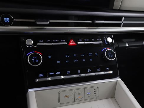 Used 2025 Hyundai Santa Fe SEL AWD/4WD image 24
