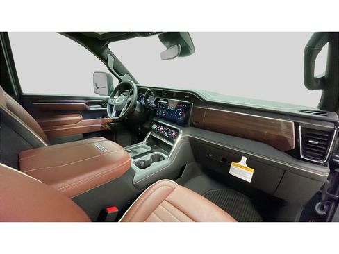 Used 2025 GMC Sierra 2500 Denali Ultimate w/ Max Trailering Package image 18