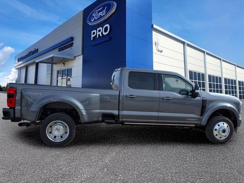 New 2025 Ford F450 Platinum image 23