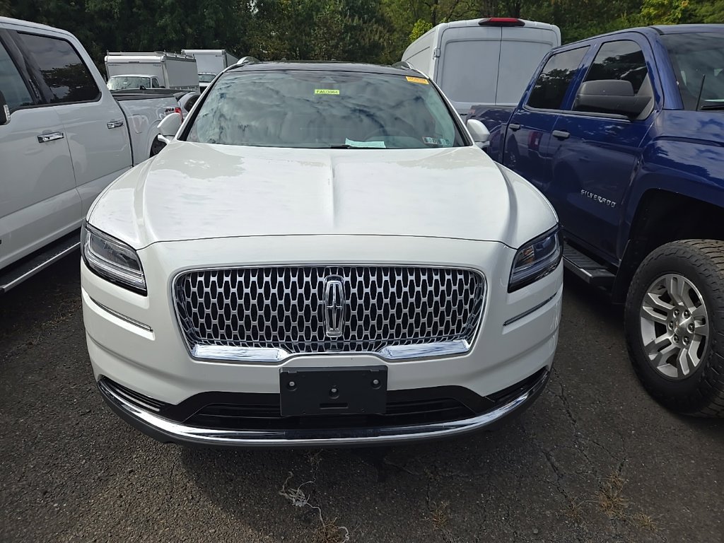 Used 2021 Lincoln Nautilus Reserve AWD/4WD image 2