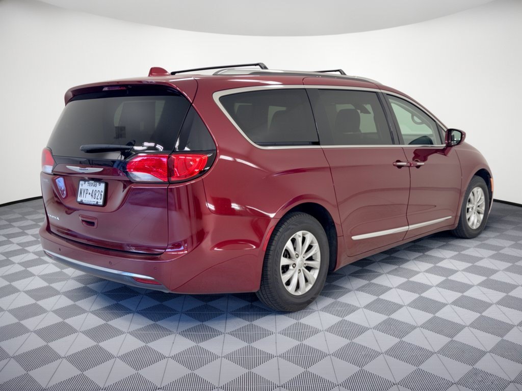 Used 2019 Chrysler Pacifica Touring-L FWD image 7
