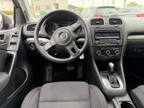 Used 2014 Volkswagen Golf 4-Door FWD image 18