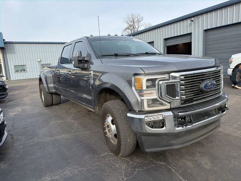 Used 2022 Ford F350 Lariat w/ Lariat Ultimate Package AWD/4WD image 3