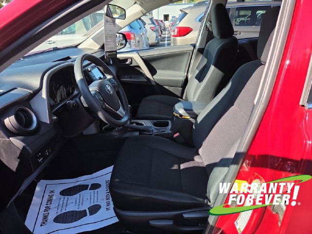 Used 2018 Toyota RAV4 LE w/ Carpet Mat Package FWD image 13