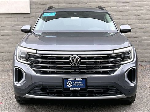 Certified 2024 Volkswagen Atlas SE w/ Panoramic Sunroof Package image 2