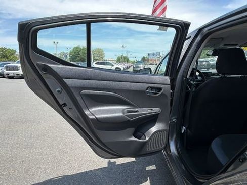 Used 2023 Nissan Versa SV FWD image 31
