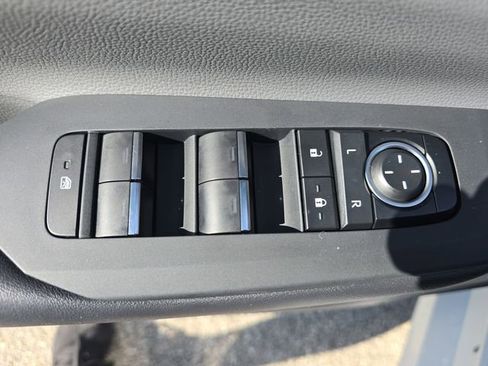 Used 2025 Toyota Prius Limited image 28