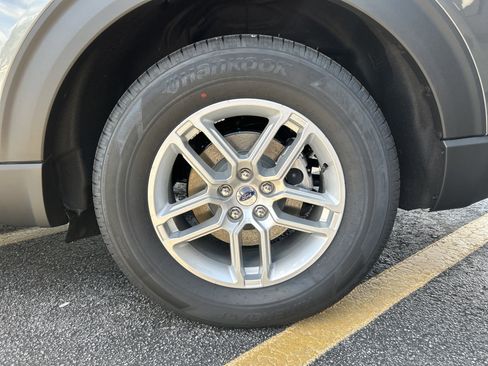 New 2025 Ford Explorer Active w/ Active Comfort Package image 11