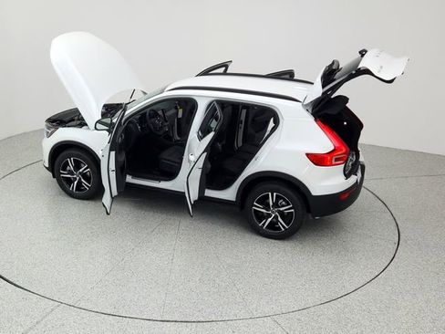 New 2026 Volvo XC40 B5 Core w/ Climate Package image 16