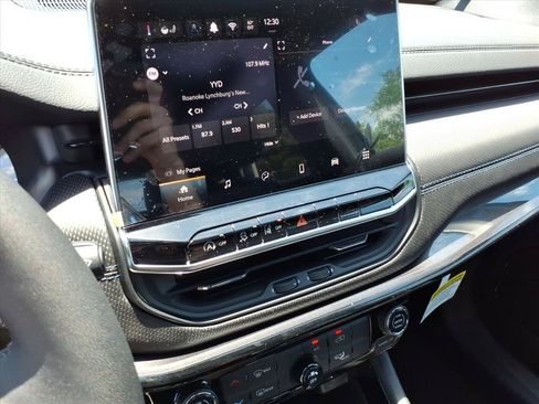 New 2026 Jeep Compass Latitude AWD/4WD image 13