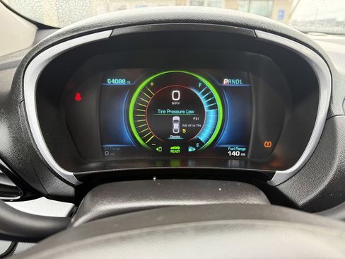 Used 2017 Chevrolet Volt LT w/ Comfort Package image 16