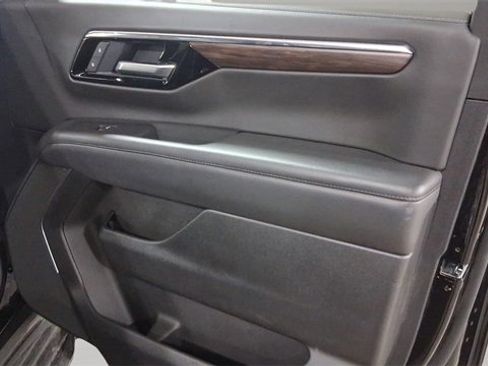 Used 2025 Chevrolet Tahoe LT image 18