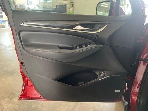 Used 2024 Buick Enclave Premium image 10