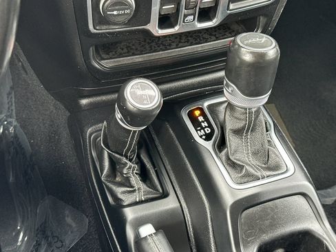 Used 2021 Jeep Gladiator Overland w/ Uconnect 4C Nav & Sound Group AWD/4WD image 20