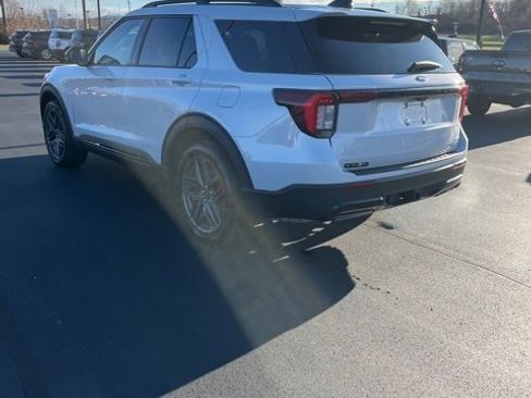 New 2026 Ford Explorer ST-Line w/ ST-Line Street Pack image 7