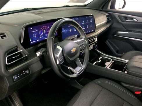 Used 2024 Chevrolet Traverse LT AWD/4WD image 14