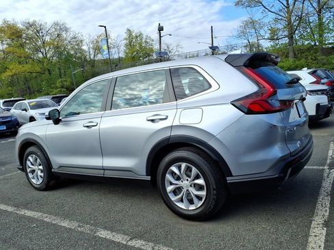 Used 2023 Honda CR-V LX image 4