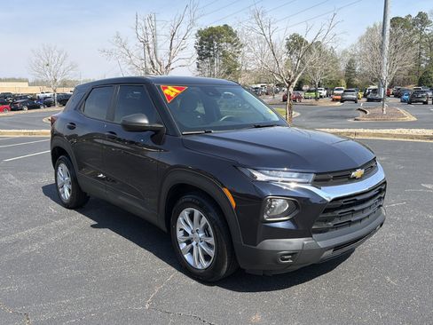 Used 2021 Chevrolet TrailBlazer LS image 3