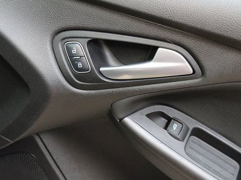 Used 2018 Ford Focus SE image 9