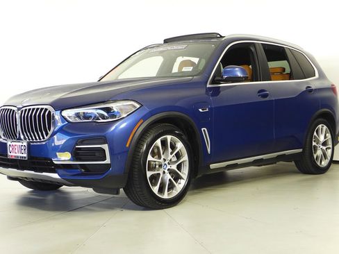 Certified 2022 BMW X5 xDrive45e w/ Executive Package image 2