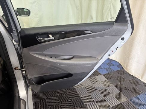 Used 2013 Hyundai Sonata Limited FWD image 11