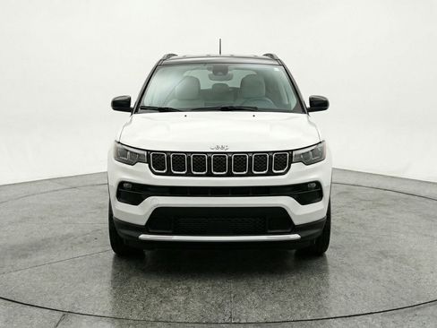 Used 2025 Jeep Compass Limited image 2