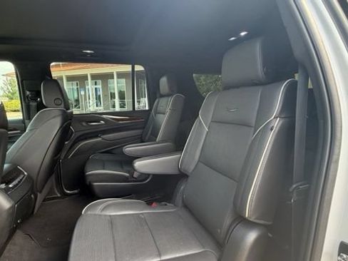 Used 2023 Cadillac Escalade ESV Premium Luxury AWD/4WD image 16