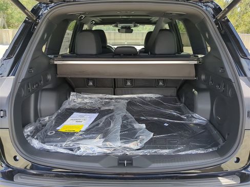 Certified 2025 Subaru Forester Limited w/ Popular Package #2 image 9