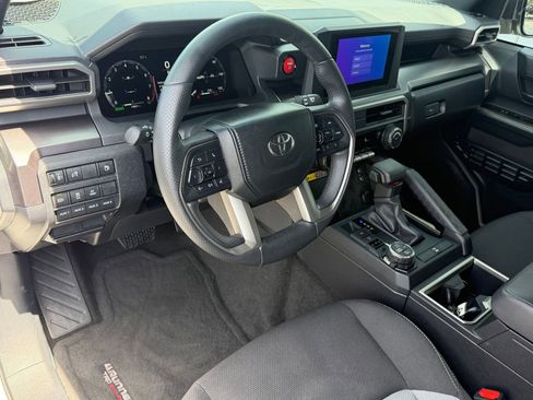 Used 2025 Toyota 4Runner TRD Off-Road image 4