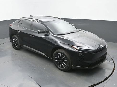Used 2026 Toyota bZ FWD image 27