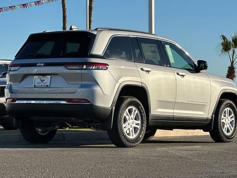 New 2025 Jeep Grand Cherokee Laredo w/ MOPAR Finishing Package RWD image 6