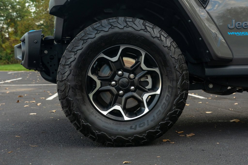 Used 2021 Jeep Wrangler Unlimited Rubicon 4xe w/ Steel Bumper Group AWD/4WD image 3