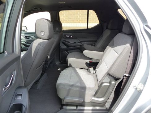 Used 2023 Chevrolet Traverse LT AWD/4WD image 39