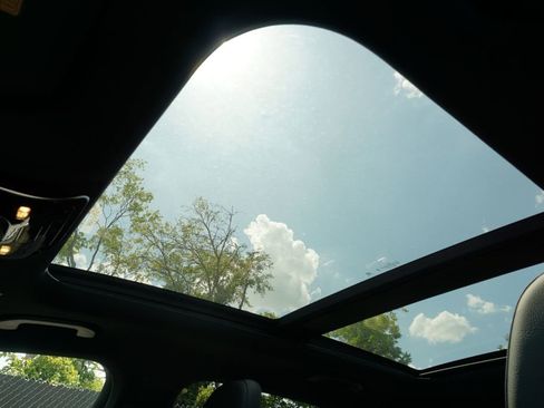 Certified 2025 Mercedes-Benz GLC 300 4MATIC image 39